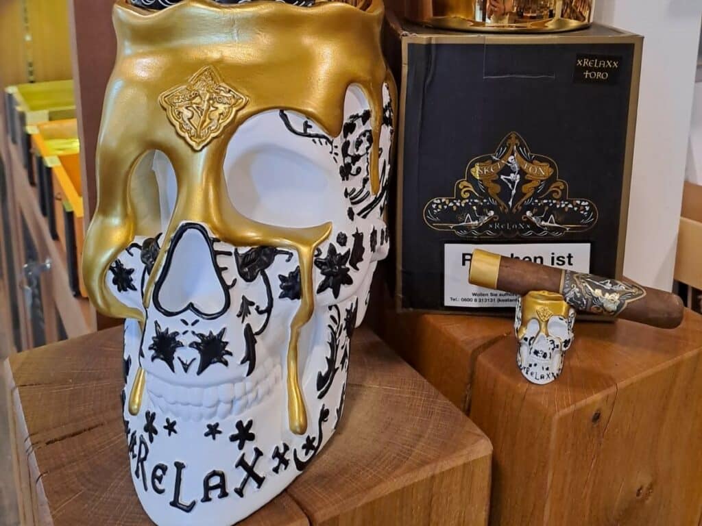 Skelton xrelaxx neu im whisky & cigar salon